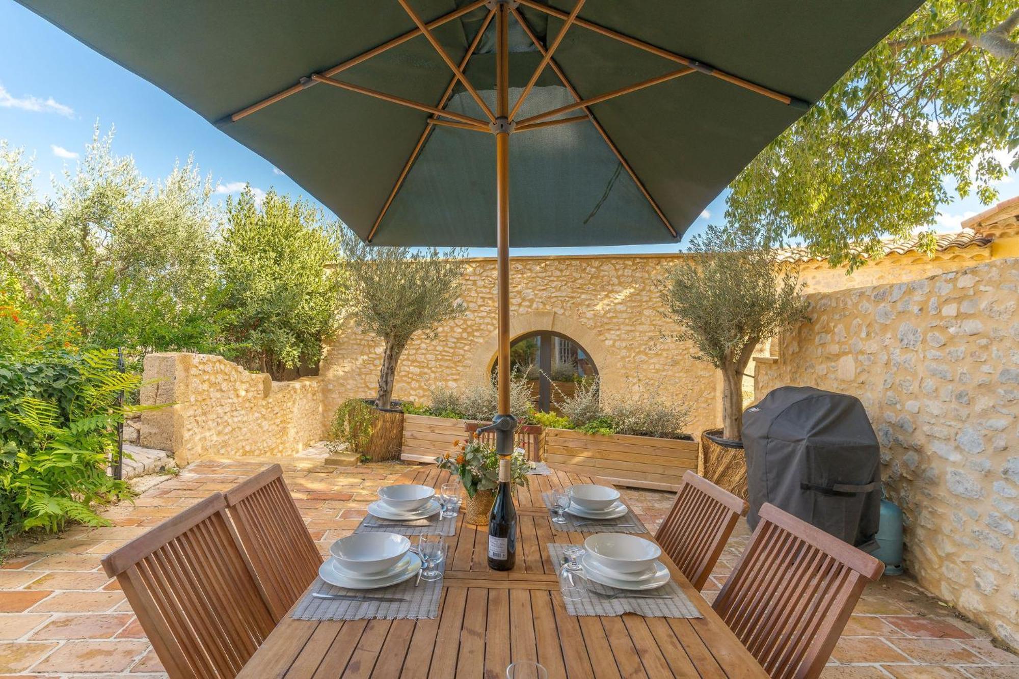 Villa Les Calades à Lédenon Extérieur photo