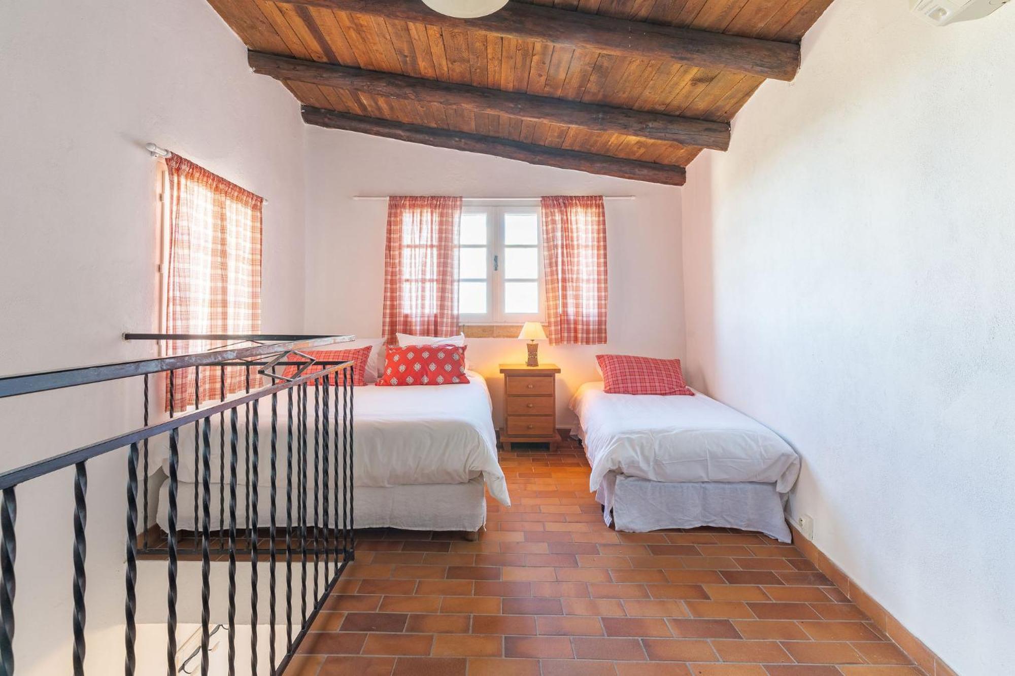 Villa Les Calades à Lédenon Extérieur photo